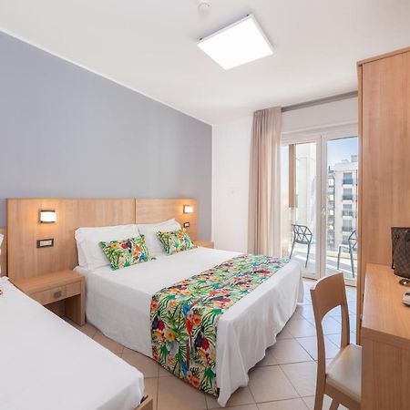 Hotel Amalfi - Smart Hotel Riccione Luaran gambar