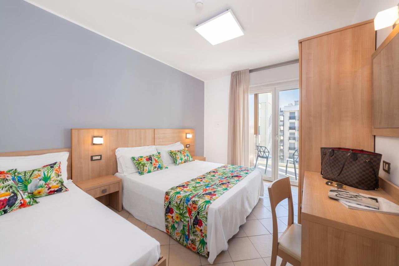 Hotel Amalfi - Smart Hotel Riccione Luaran gambar