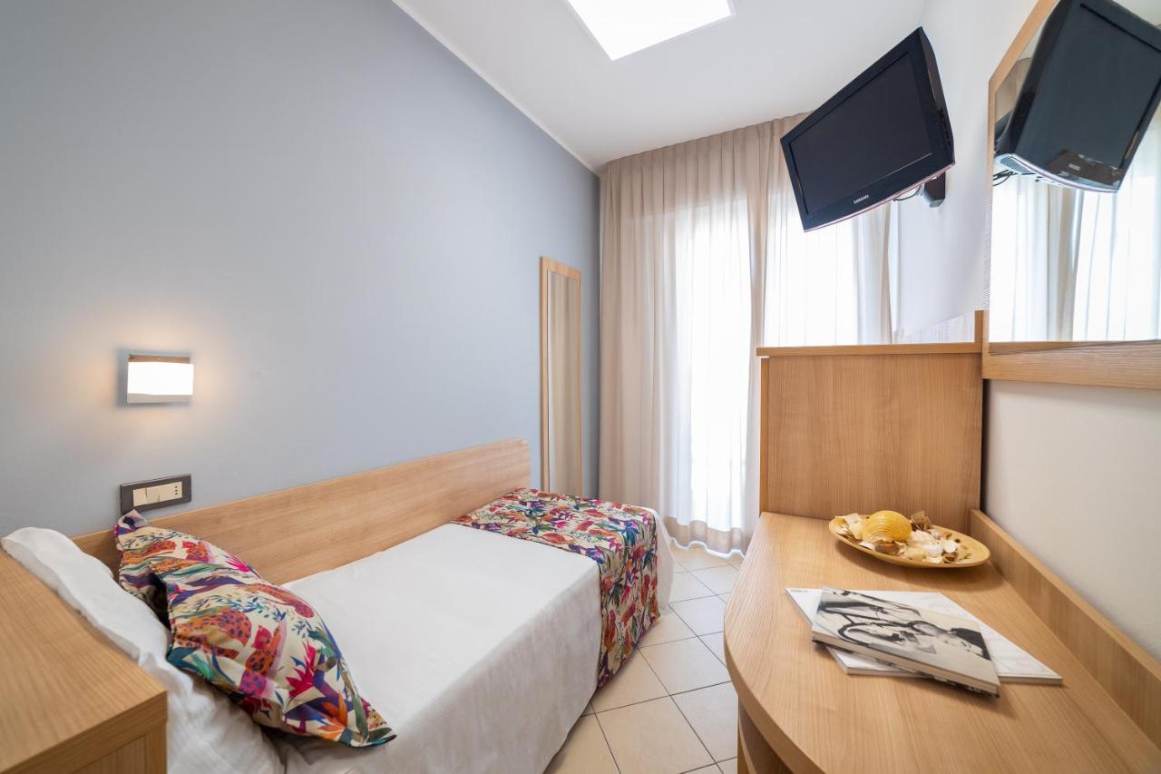 Hotel Amalfi - Smart Hotel Riccione Luaran gambar