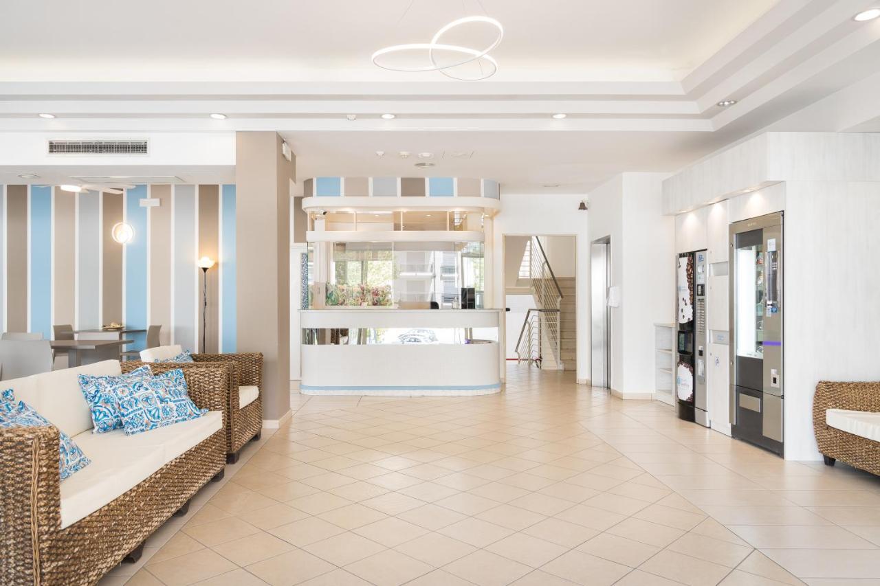 Hotel Amalfi - Smart Hotel Riccione Luaran gambar